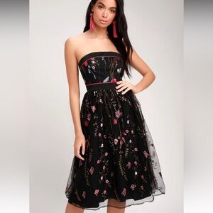 Lulu’s For the Frill of It Black Embroidered Strapless Midi Dress Medium
